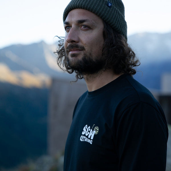 Organic "Aprés Ski Club" Long Sleeve Tee - Stoked&Woke Clothing
